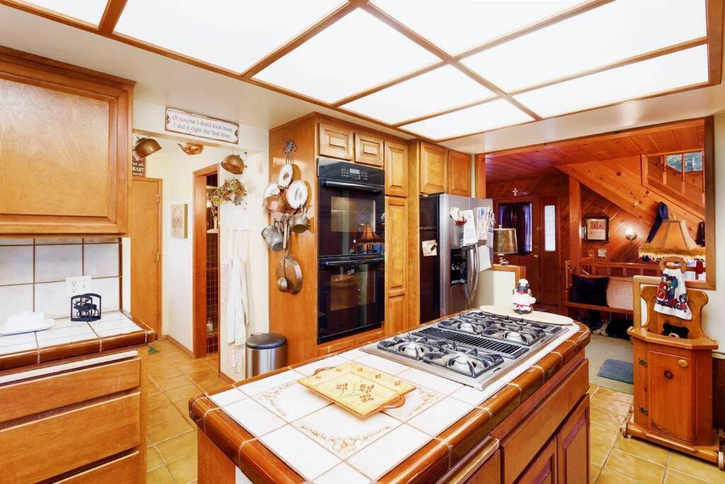 Lakeview 3-Story Winter Home Crestline المظهر الخارجي الصورة