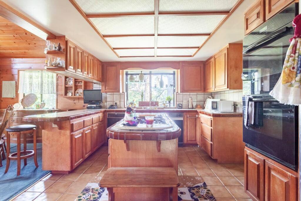 Lakeview 3-Story Winter Home Crestline المظهر الخارجي الصورة